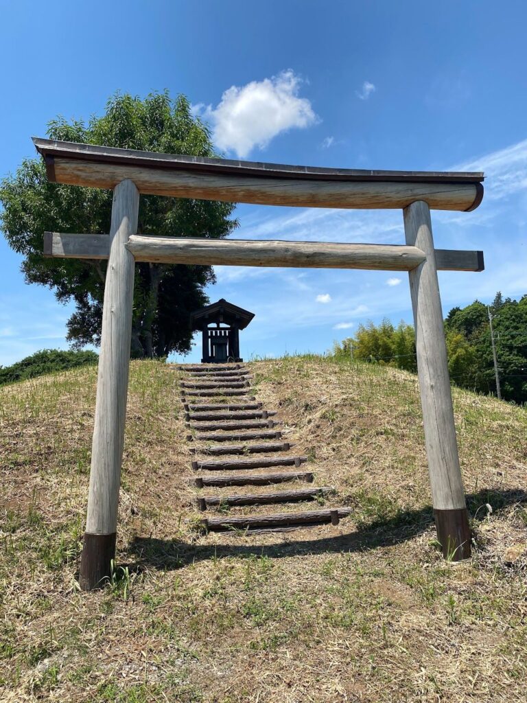 古墳に建つ栗原愛宕神社